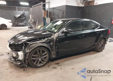 2018 Lexus Is 300 z USA, uszkodzony, nr VIN JTHC81D28J5030938